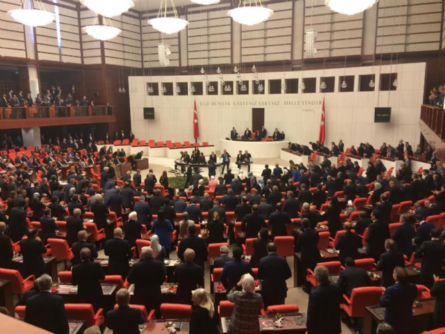 Son Dakika! HDP'liler Erdoğan'ın Meclis'e Girişi Sırasında Ayağa Kalkmadı