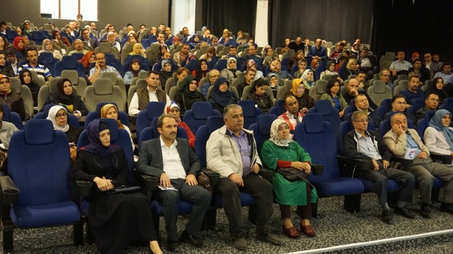 Veli bilgilendirme toplantısına yoğun ilgi