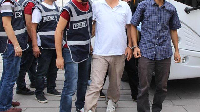 FETÖ üyeleri tır dorsesinde Romanya'ya kaçarken yakalandı