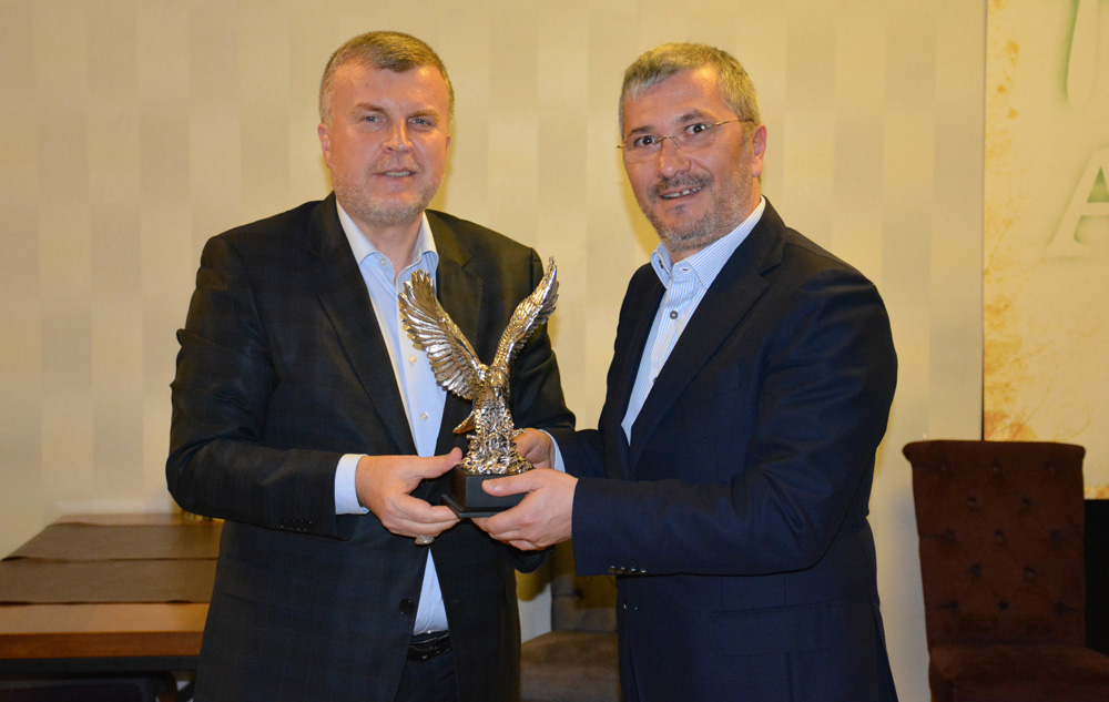 Konyaspor, Adanaspor yönetimine yemek verdi