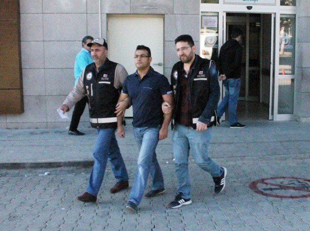 15 emniyet personeli gözaltına alındı