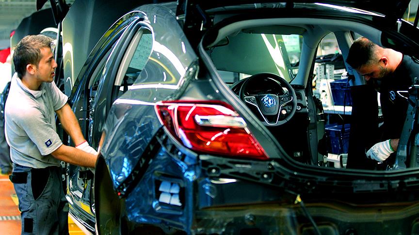 Satılan her 4 otomobilden 3'ü ithal