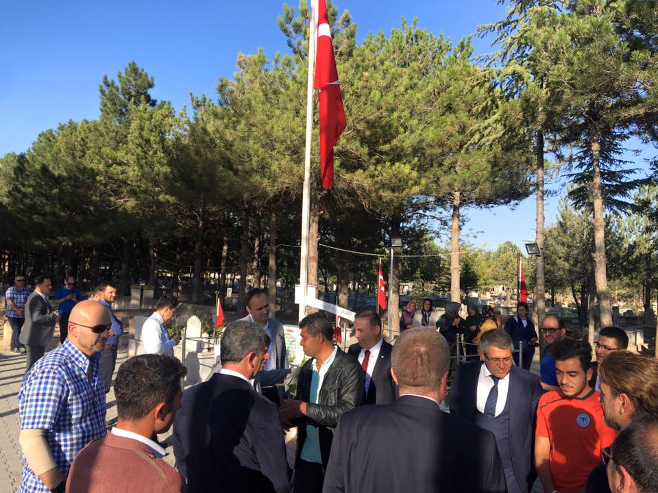 Konyaspor, Ömer Halisdemir’in kabrini ziyaret etti