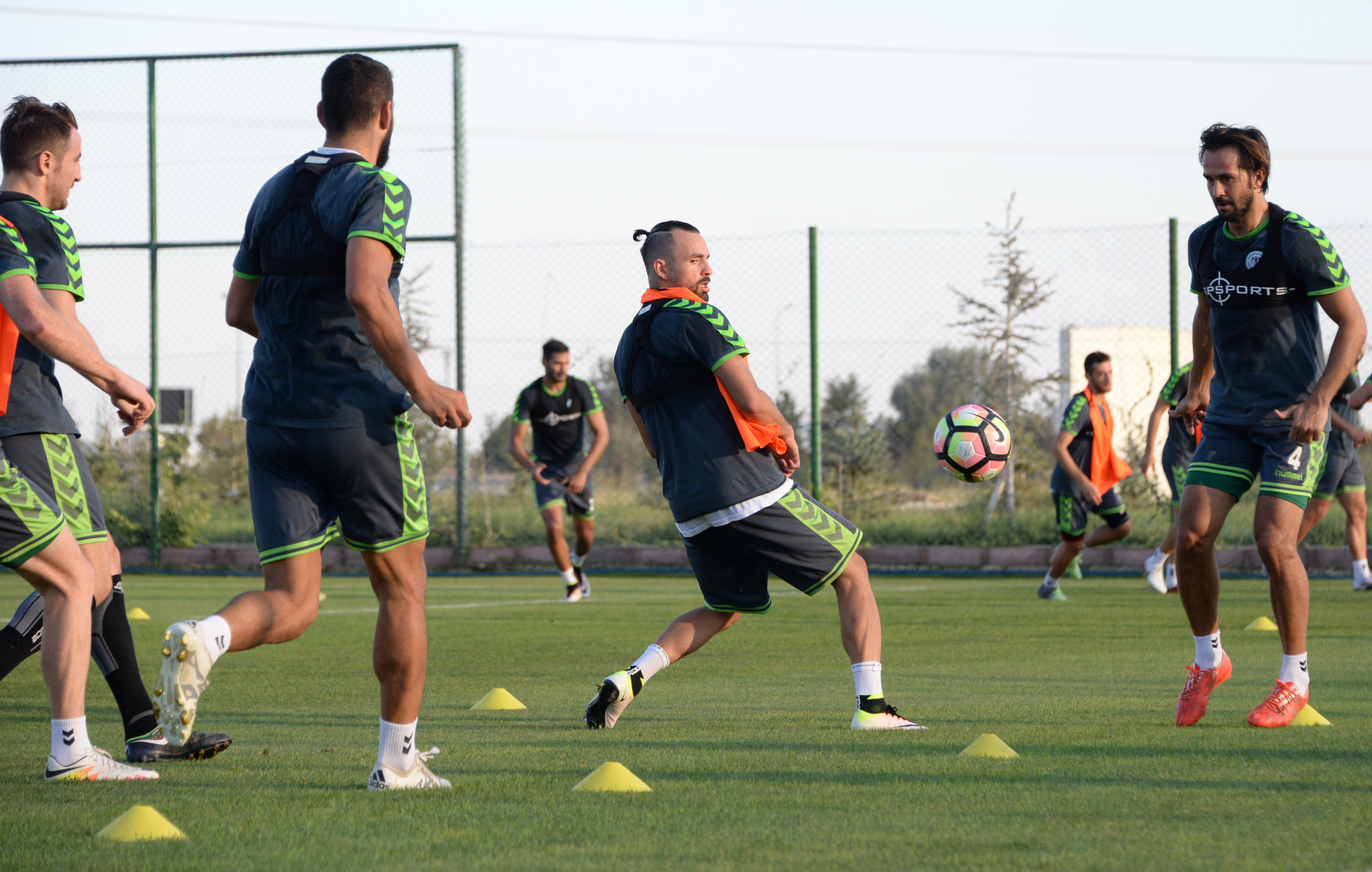 Konyaspor, milli arada sıkı çalışıyor