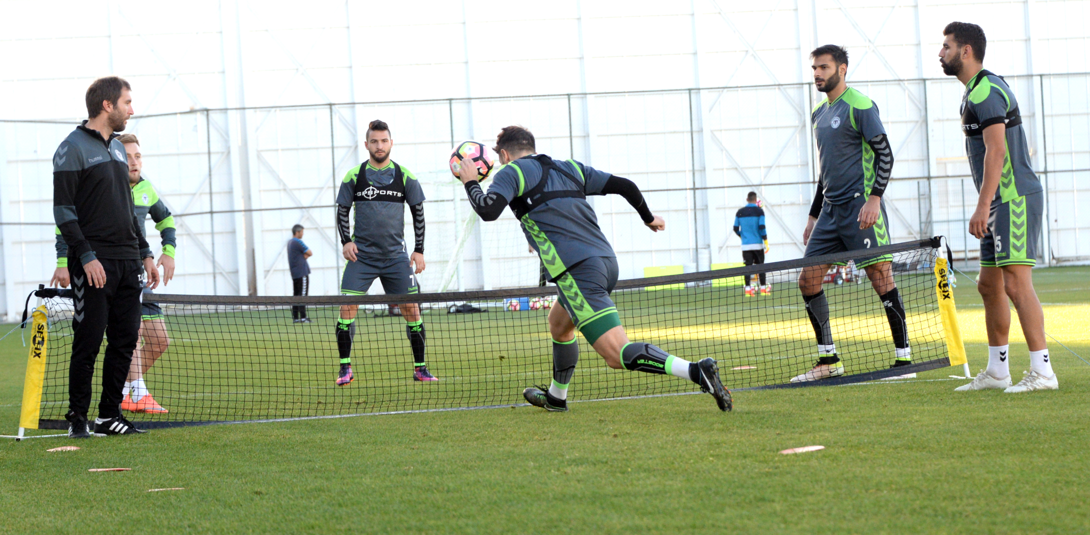 Konyaspor, dış dünyaya kapandı