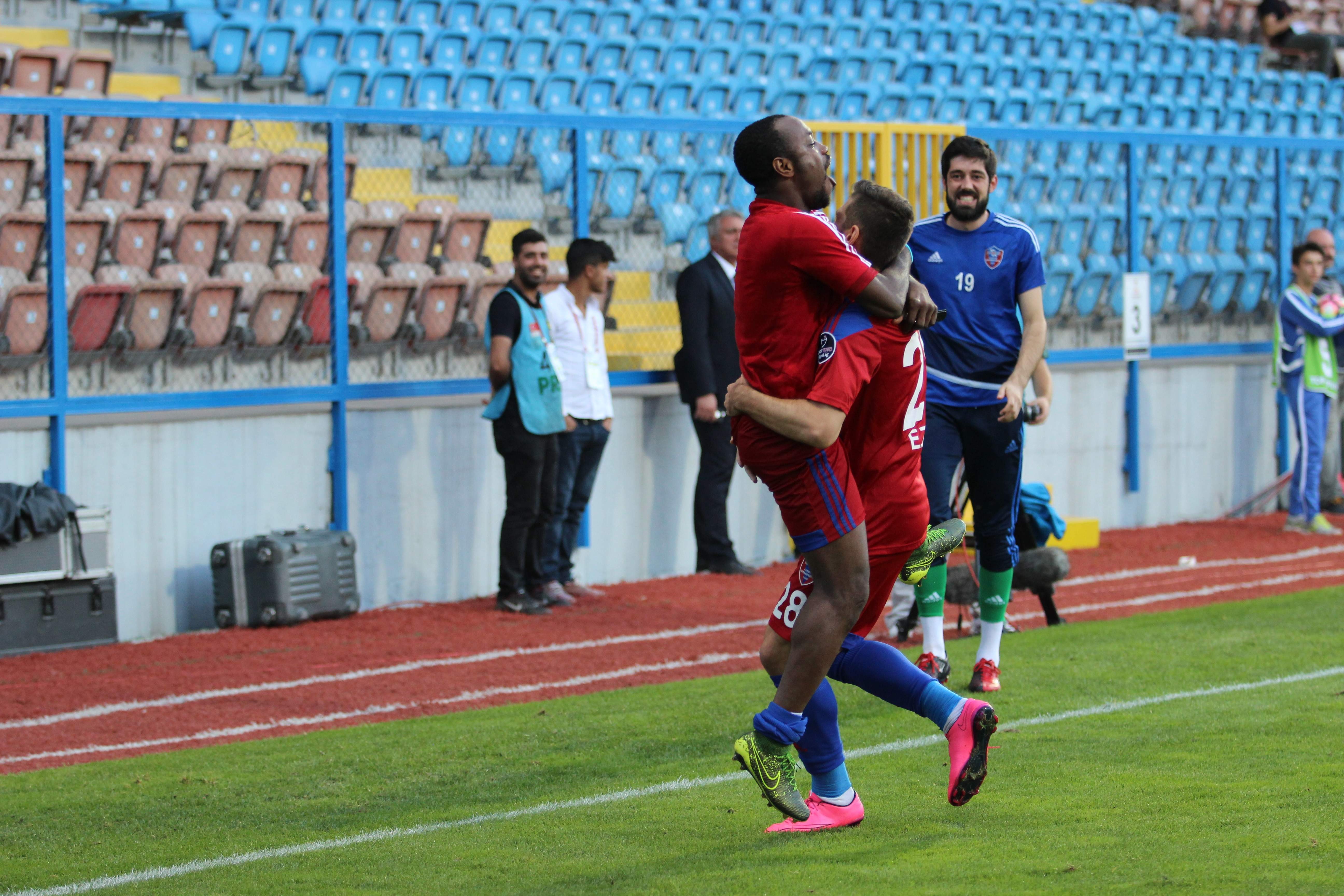 Top cambazı Traore!