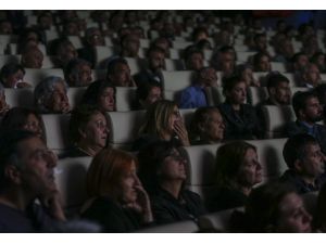 Kılıçdaroğlu, "Baba Ben de Gideyim Mi?" belgeselini izledi