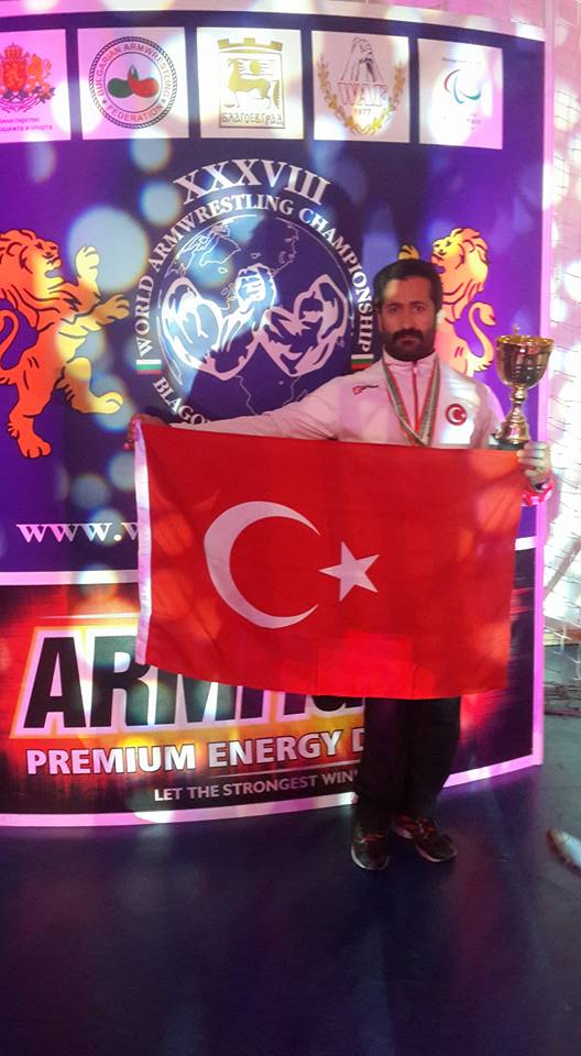 Konyalı bilek güreşçi Dünya 2.si oldu