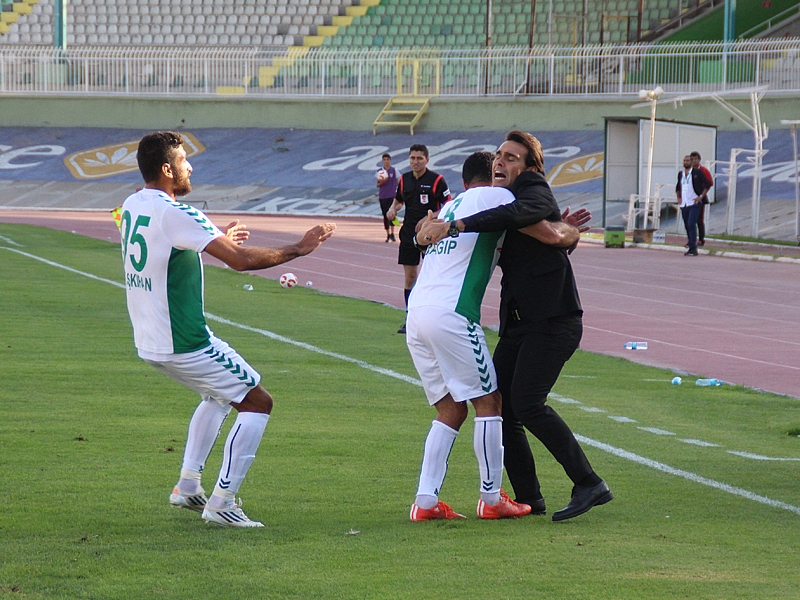 Cenk Özcan’ın keyfi yerinde