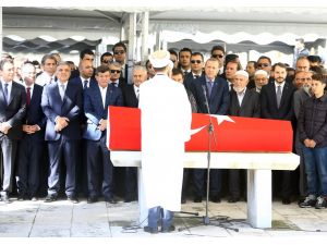 Eski Maliye Bakanı Unakıtan son yolculuğuna uğurlandı