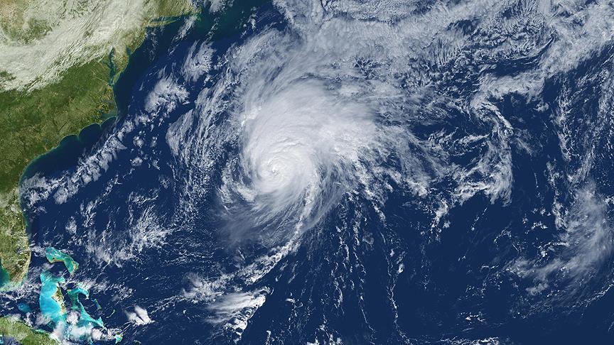 Nicole Kasırgası Bermuda'yı vurdu