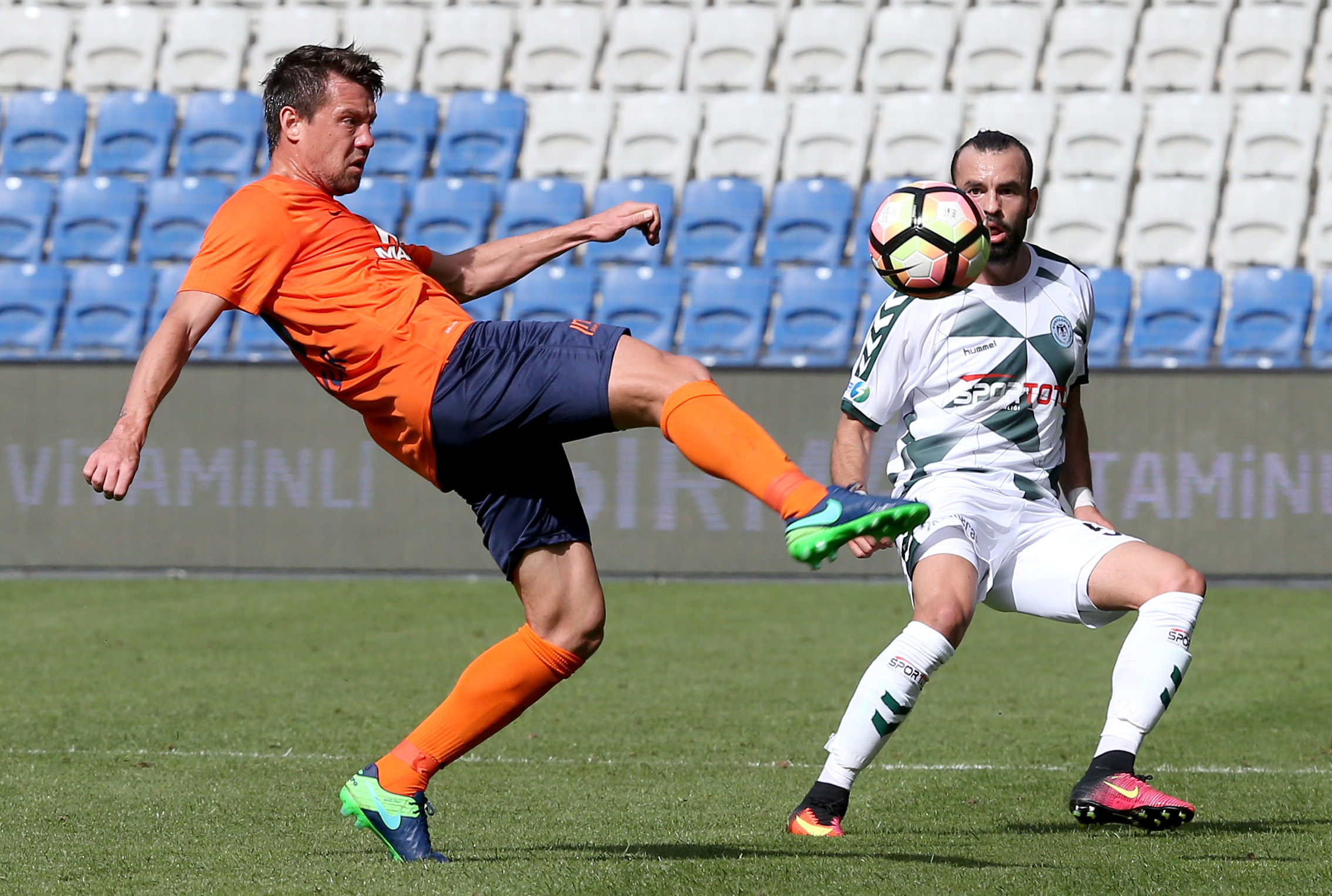 Konyaspor'un aklı Braga ve Fener'de