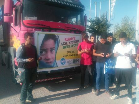 Çumra Suriyeli yetimlere sahip çıkıyor