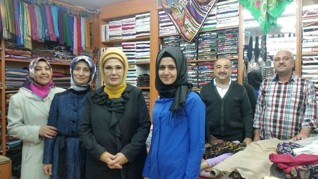 Emine Erdoğan Üzümcü Tekstil’de