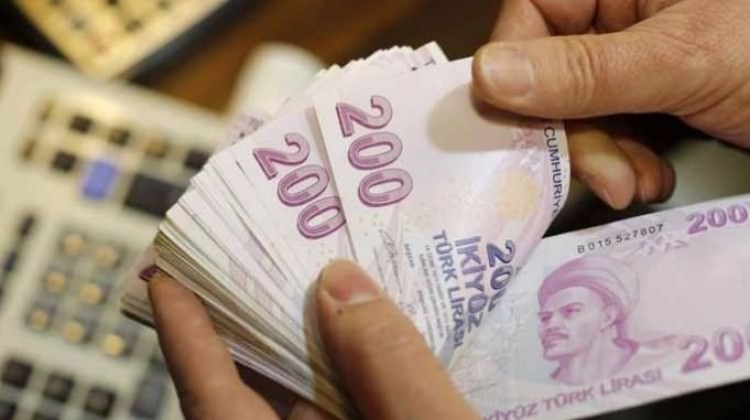 Yeni anneye devletten her ay 823 TL destek!