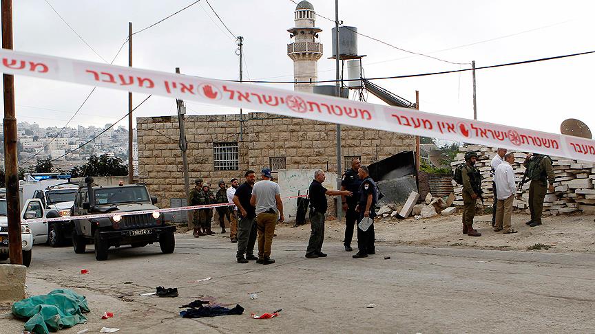 israil askerleri bir Filistinliyi öldürdü