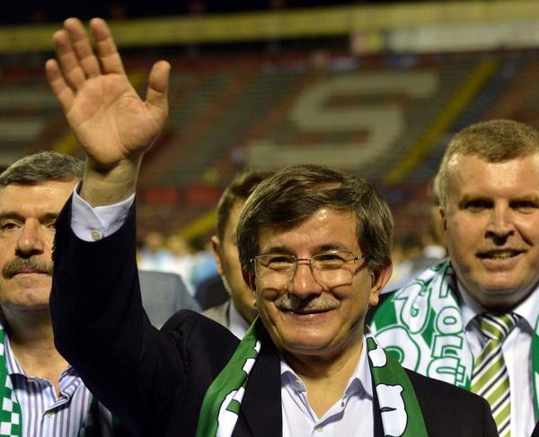 Ahmet Davutoğlu, Konyaspor maçını taraftarlarla izleyecek