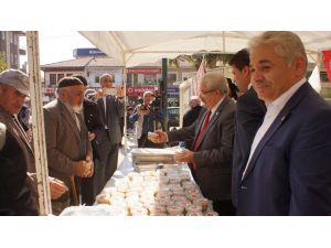 MHP Çubuk İlçe Teşkilatı aşure dağıttı