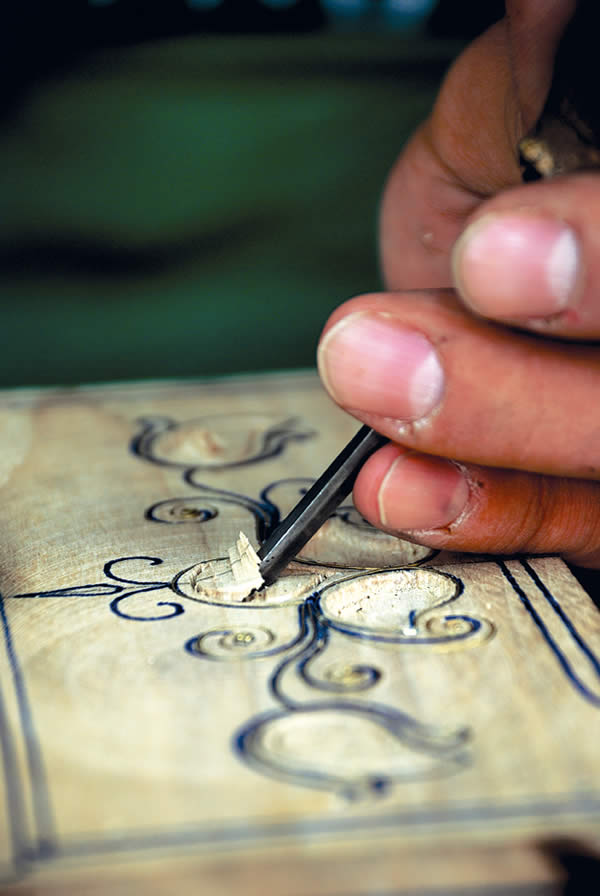 Sedef kakmacılığına kadın imzası