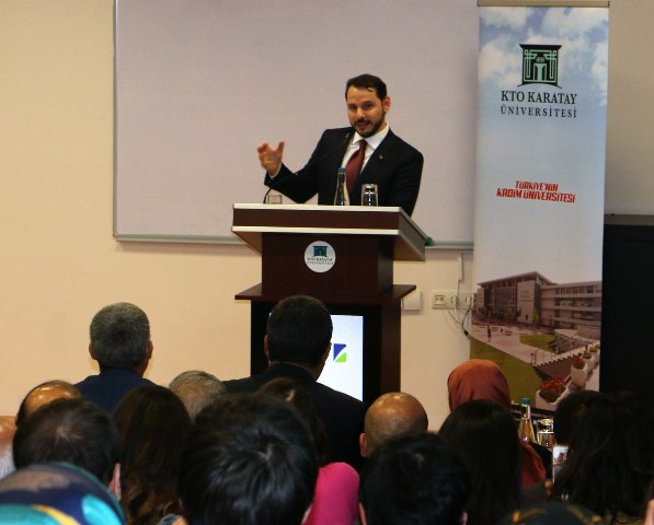 Albayrak, geleceğin enerji yöneticilerine ders verdi