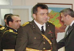 Firari Yarbay ASKERE teslim oldu