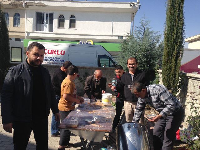 Esnafdan Aşure İkramı