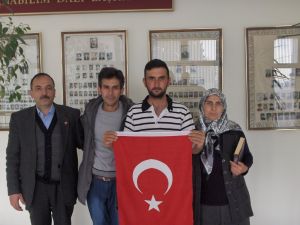 Çubuk'ta yaralı gaziye ziyaret