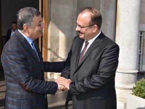 Pakdil’den Canbolat’a ziyaret