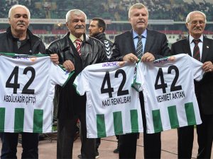 Konyaspor'da efsanalere vefa