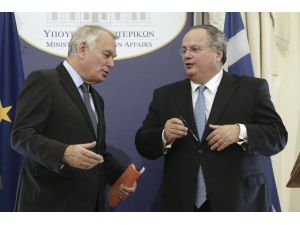 Fransa Dışişleri Bakanı Ayrault Atina'da