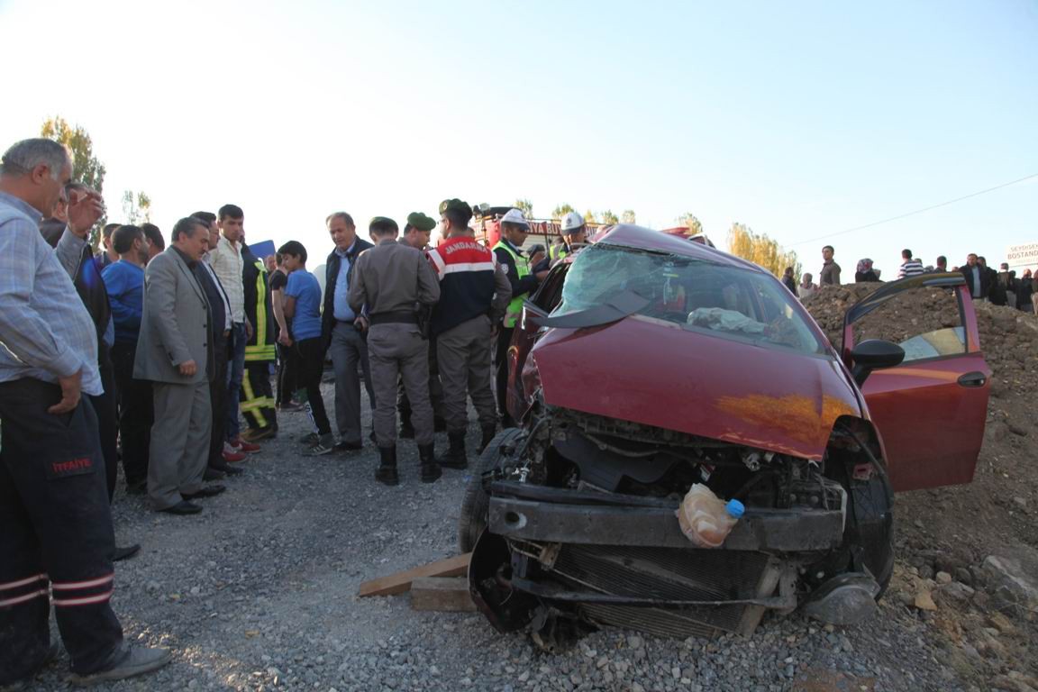 Genç öğretmen Konya'daki trafik kazasında can verdi