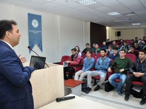 Duransoy NEÜ’de öğrencilerle buluştu