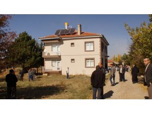 Ankara'da çatıdan düşen kişi öldü