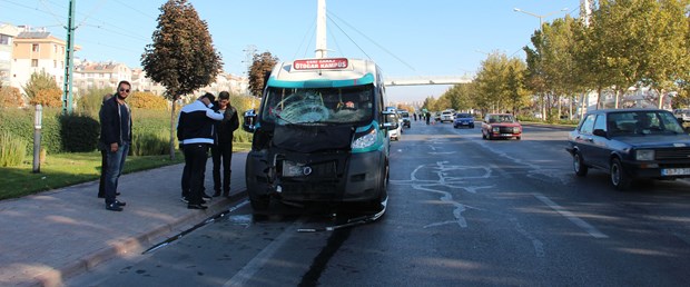 Konya'da lise öğrencilerine çarpan minibüs sürücüsü serbest!