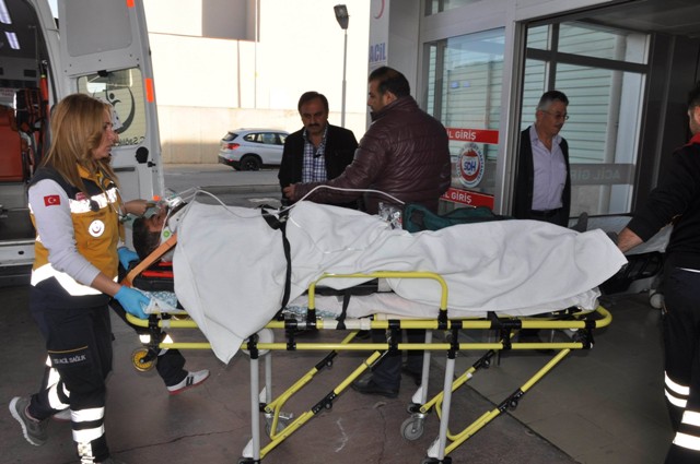 Seydişehir’de otomobil devrildi: 3 yaralı
