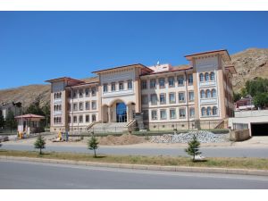 Zara Kaymakamlığı yeni binasına taşındı