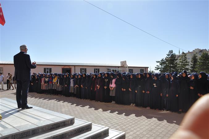 Akpınar’dan okul ziyareti