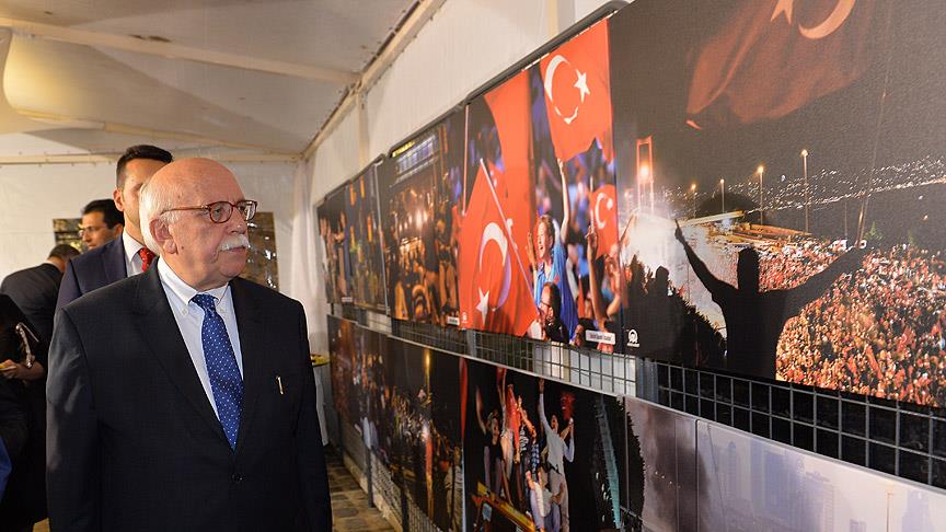 15 Temmiz Fotoğraf Sergisi Paris'te