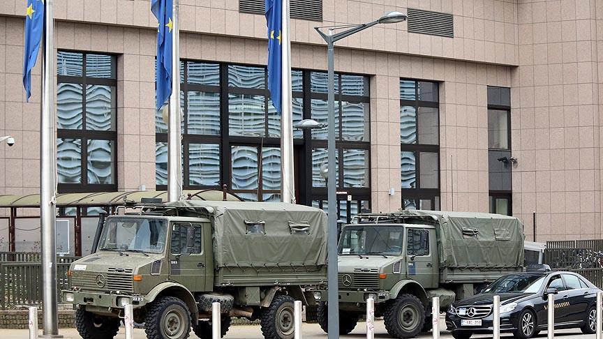 Belçika sokaklardaki asker sayısını düşürecek