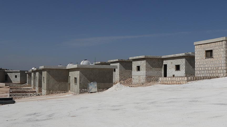 Suriye'ye 'yaşam köyü' inşa ediliyor