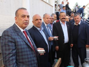 Tesisatçılar Odasından aşure