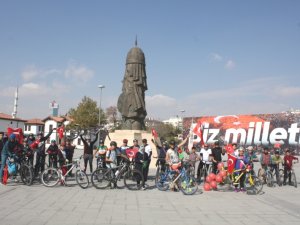 Bisiklet sürücüleri yollarda farkındalık istiyor