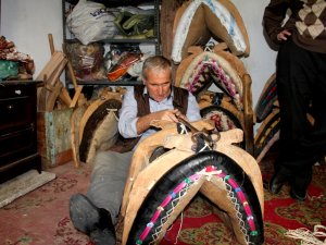 Doru atlar gitti semercilik bitti