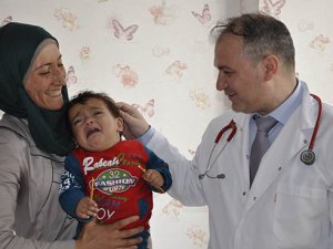 Suriyeli minik Fatıma, dünyada nadir görülen hastalığı yendi