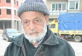 Camiye giderken maaşını çaldırdı