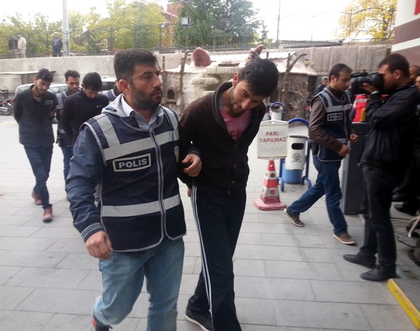 Hırsızlardan uyuşturucu partisi