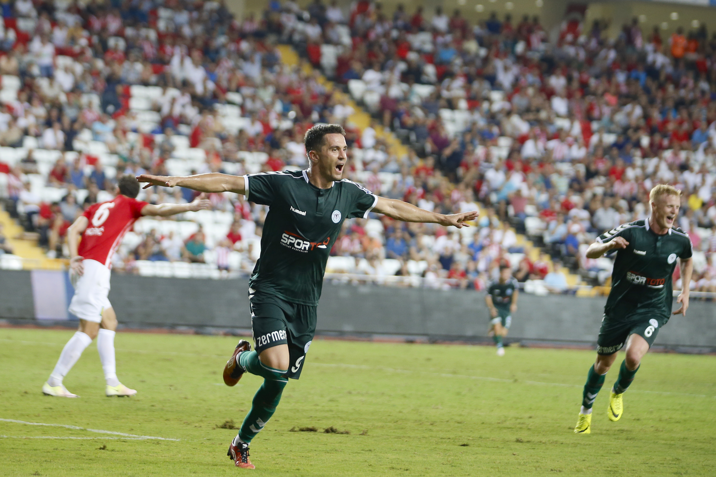 Rangelov, Avrupa'da sahne alacak!