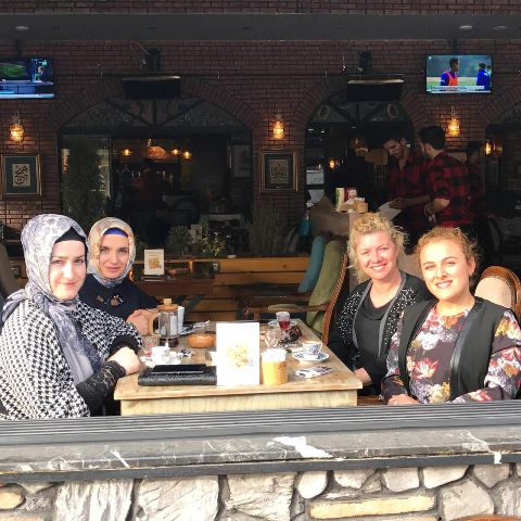 Bayanlar Yemekte Buluştu