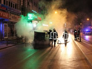 Seyir halindeki otomobil yandı