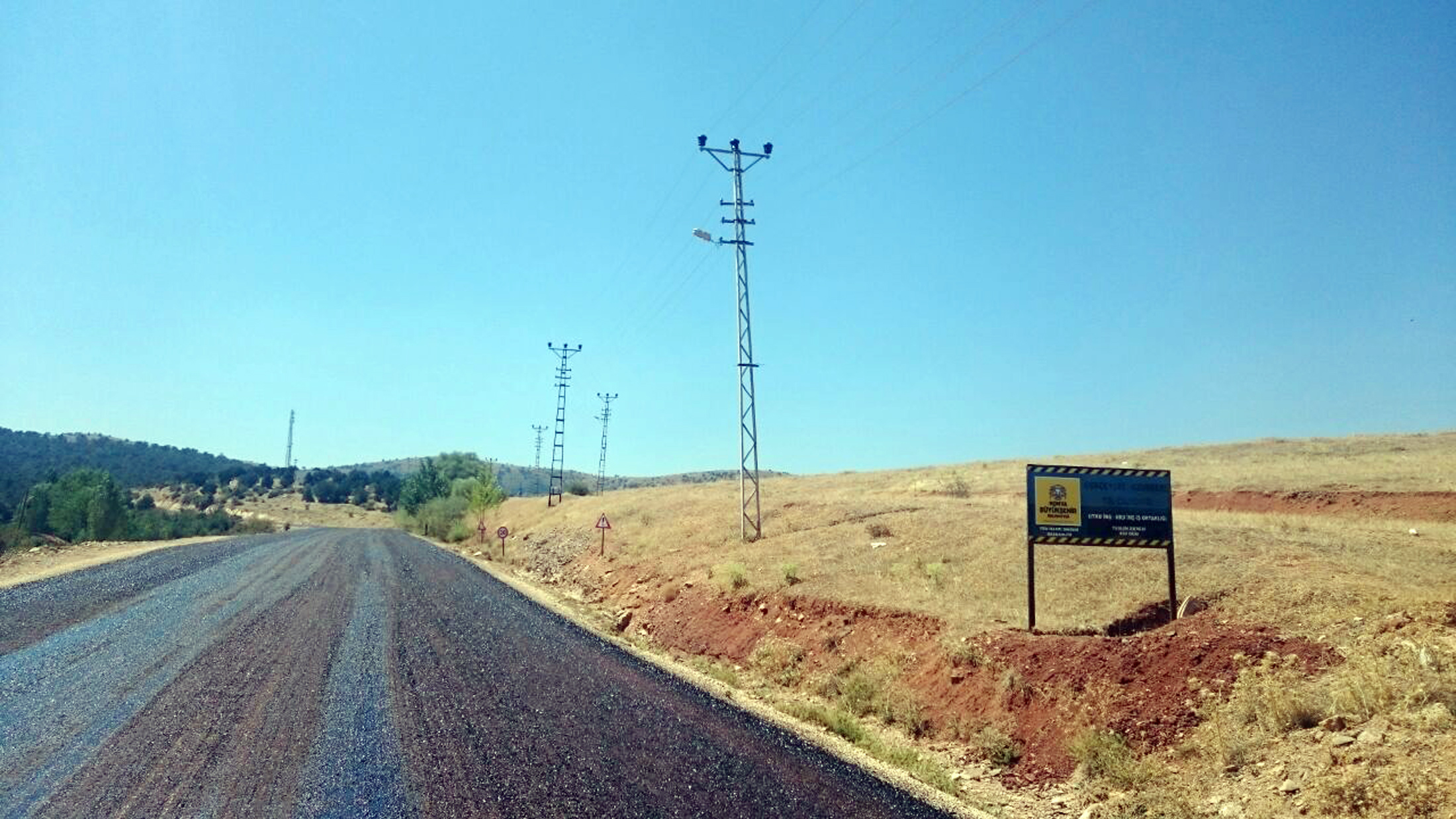 Ilgın’da 2 ayrı grup yoluna 7.7 milyon Lira